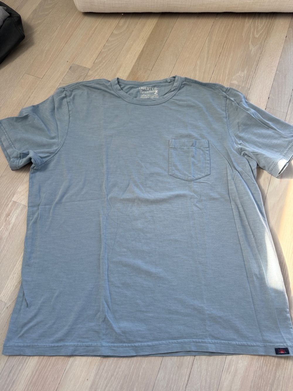 Like new Faherty Slate Blue Short Sleeve Pocket Tee